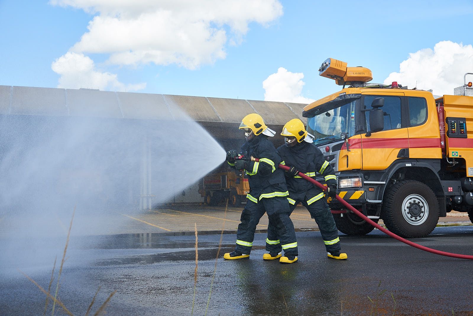 Safety in focus: BH Airport warns of fires around the terminal